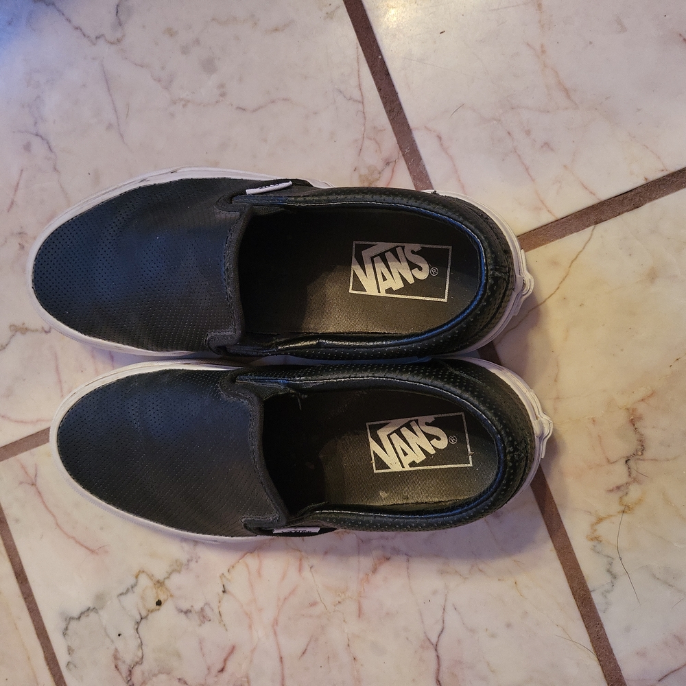 Vans - Picture 2 of 3